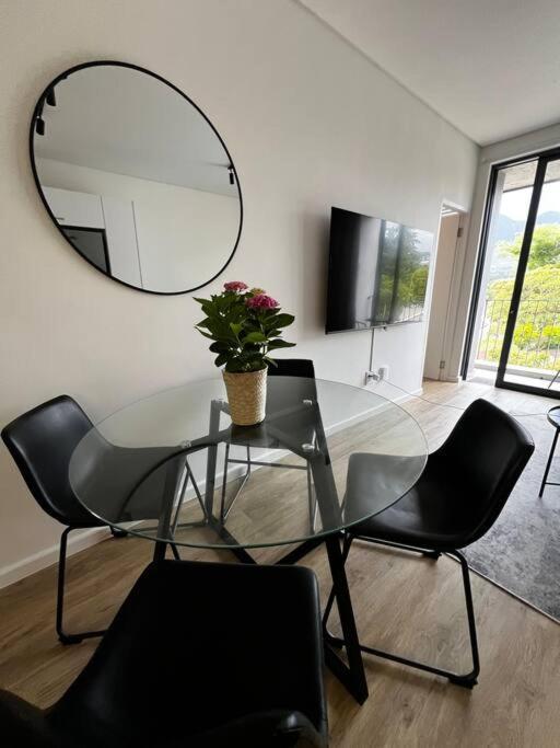 2 Bed Luxury Flat - George Mountain View With Pool Apartment Exterior photo