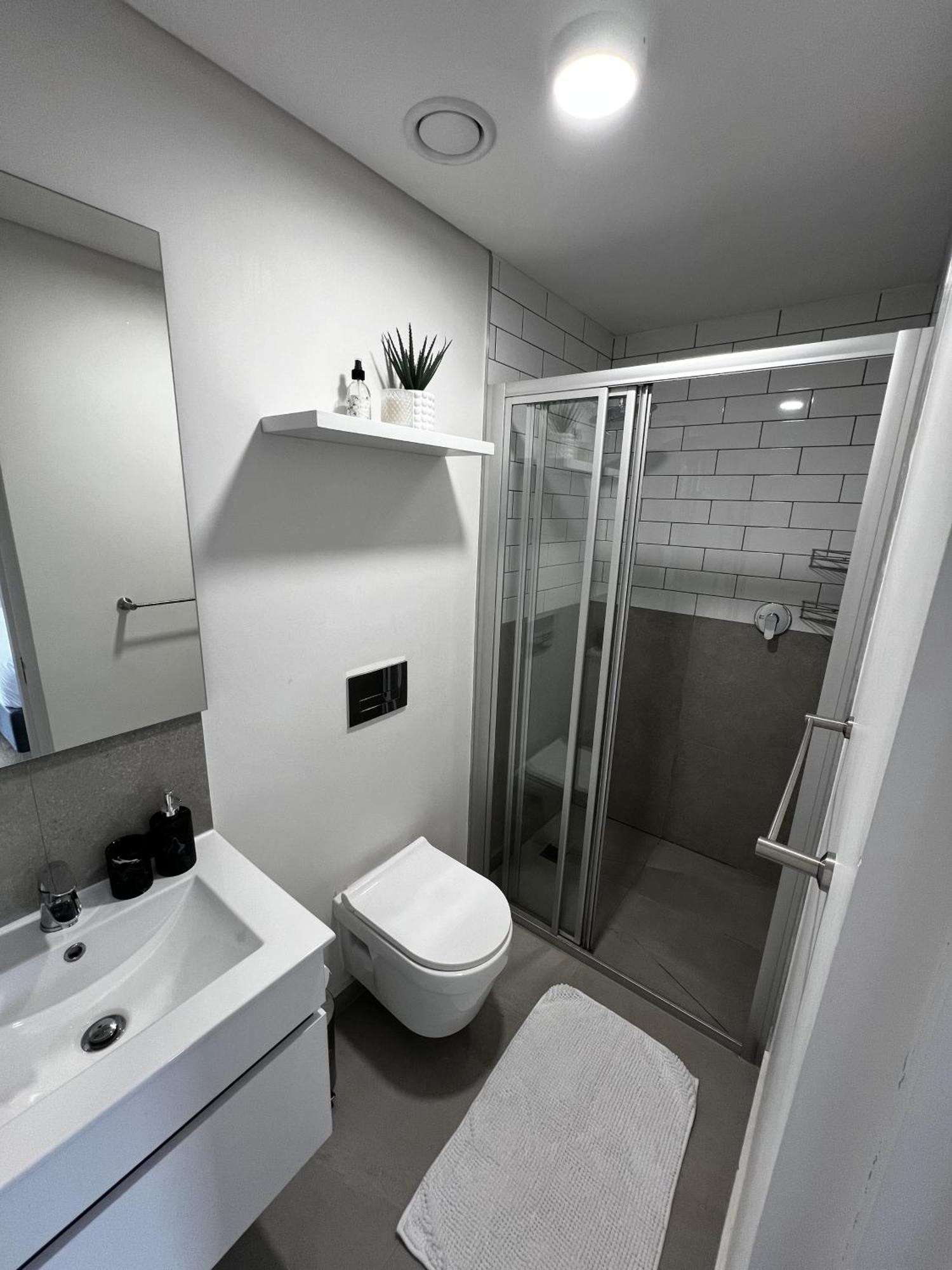 2 Bed Luxury Flat - George Mountain View With Pool Apartment Exterior photo